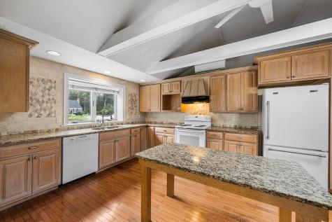 9 E Harbor Circle Teaticket MA 02536