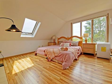 30 Norris Path Teaticket MA 02536