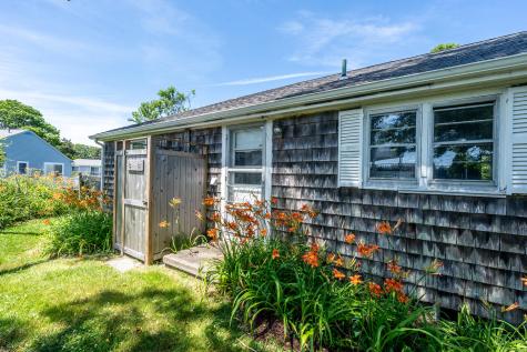 7 Bay Shore Road Barnstable MA 02601