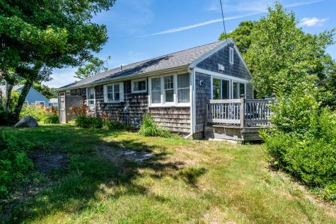 7 Bay Shore Road Barnstable MA 02601