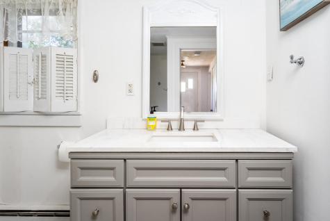 7 Bay Shore Road Barnstable MA 02601