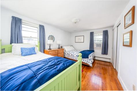 7 Bay Shore Road Barnstable MA 02601
