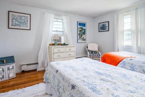 7 Bay Shore Road Barnstable MA 02601