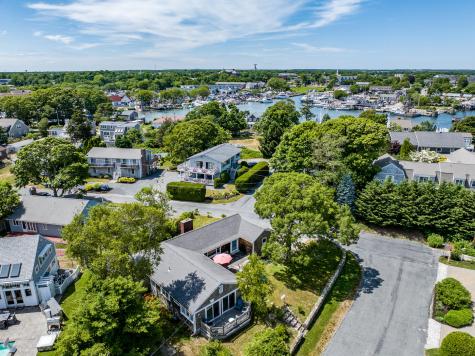 7 Bay Shore Road Barnstable MA 02601