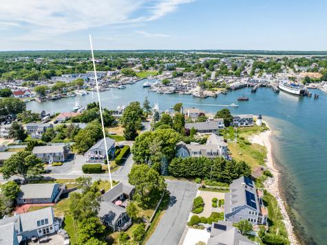 7 Bay Shore Road Barnstable MA 02601