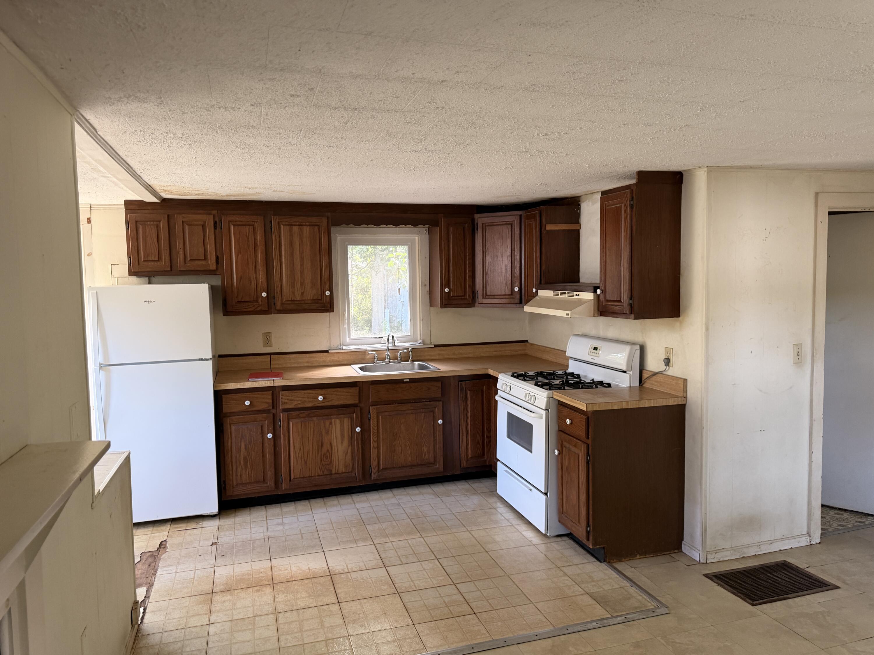 16 Lake Road West Yarmouth MA 02673