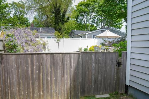 16 Dartmouth Street Barnstable MA 02601