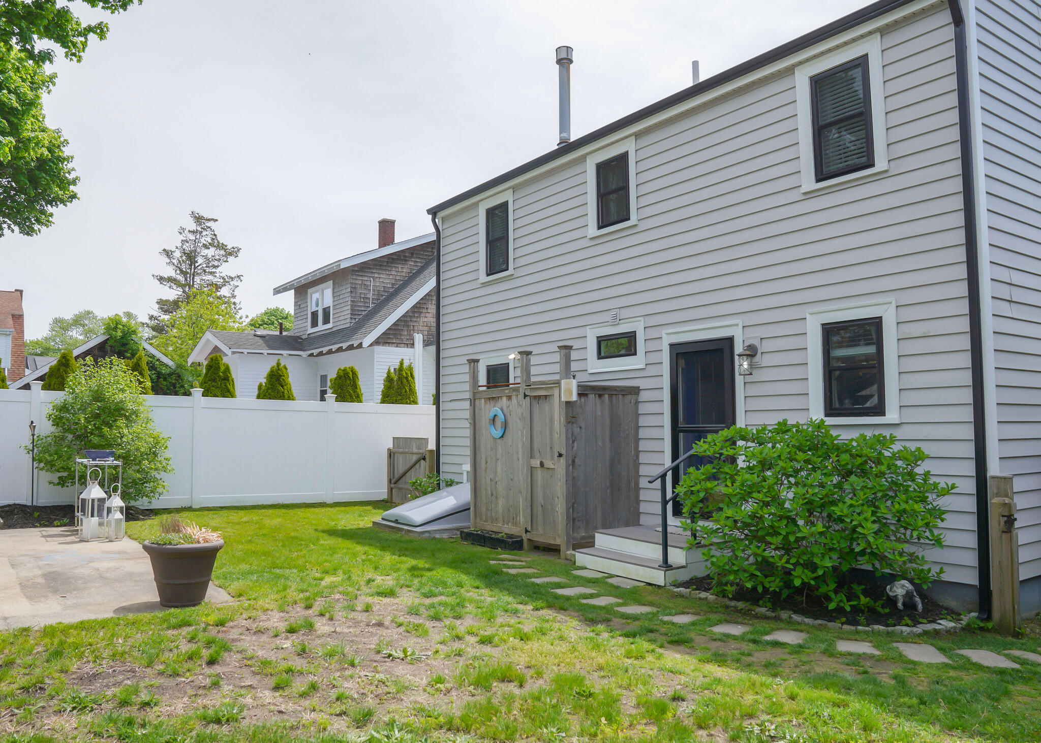 16 Dartmouth Street Barnstable MA 02601