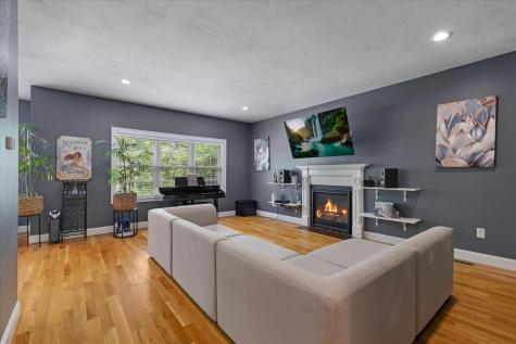 11 Dawe Lane Bourne MA 02532