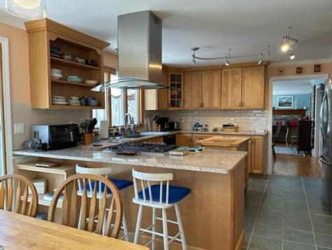 35 Hollidge Hill Lane Barnstable MA 02648