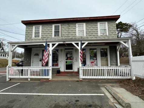 35 Hollidge Hill Lane Barnstable MA 02648