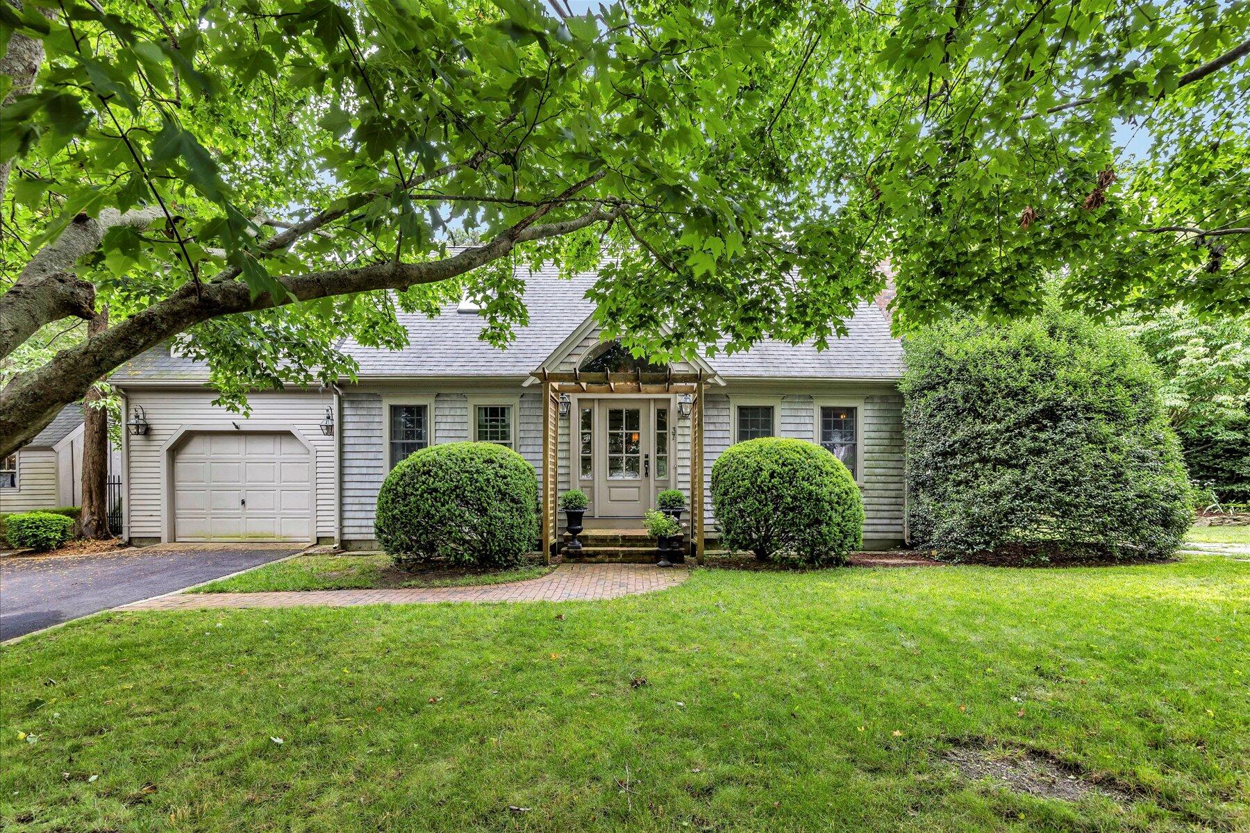 37 Tobisset Street Mashpee MA 02649