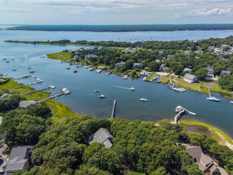 22 Samoset Road Mashpee MA 02649