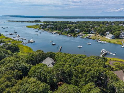 22 Samoset Road Mashpee MA 02649