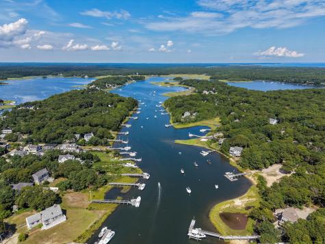 22 Samoset Road Mashpee MA 02649