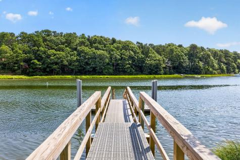 28 Quaker Run Road Mashpee MA 02649