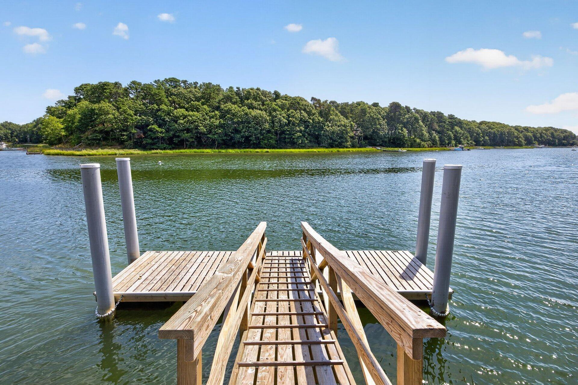 28 Quaker Run Road Mashpee MA 02649