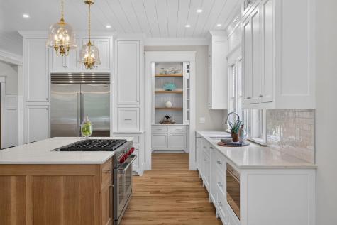 28 Quaker Run Road Mashpee MA 02649