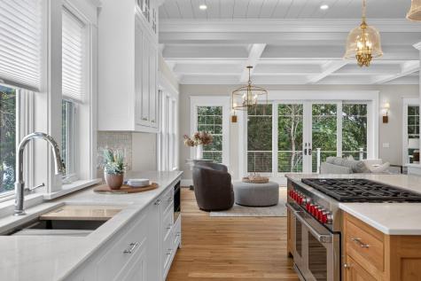 28 Quaker Run Road Mashpee MA 02649