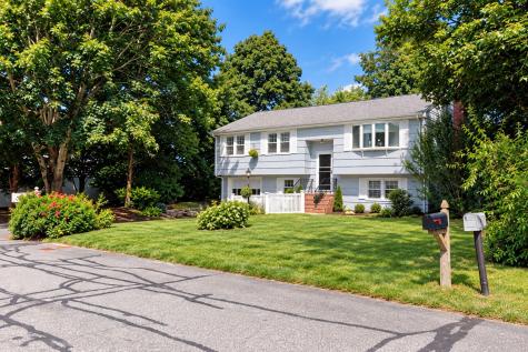 3 Elizabeth Road Pocasset MA 02559