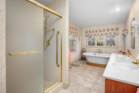 41 Court Street Chatham MA 02650