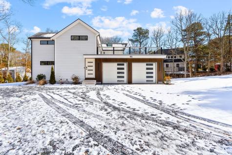 46 Greensward Circle Mashpee MA 02649