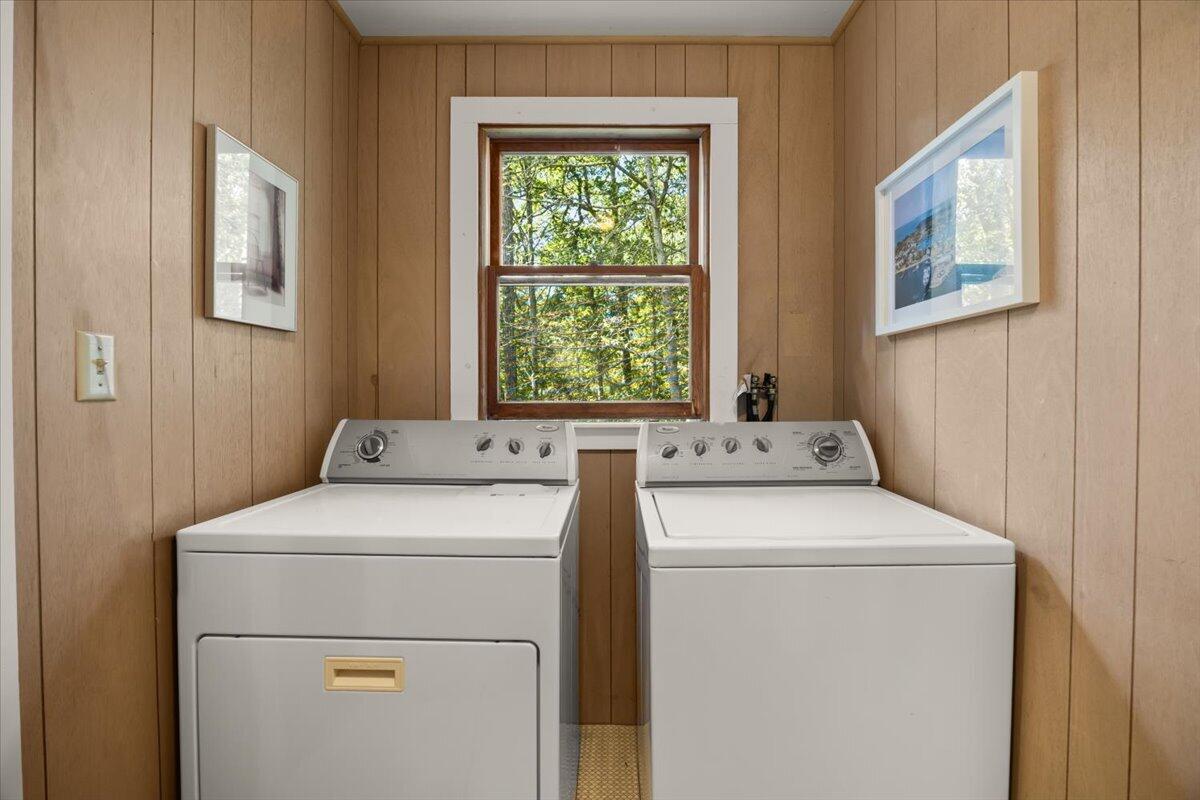 89 F R Lillie Road Woods Hole MA 02543