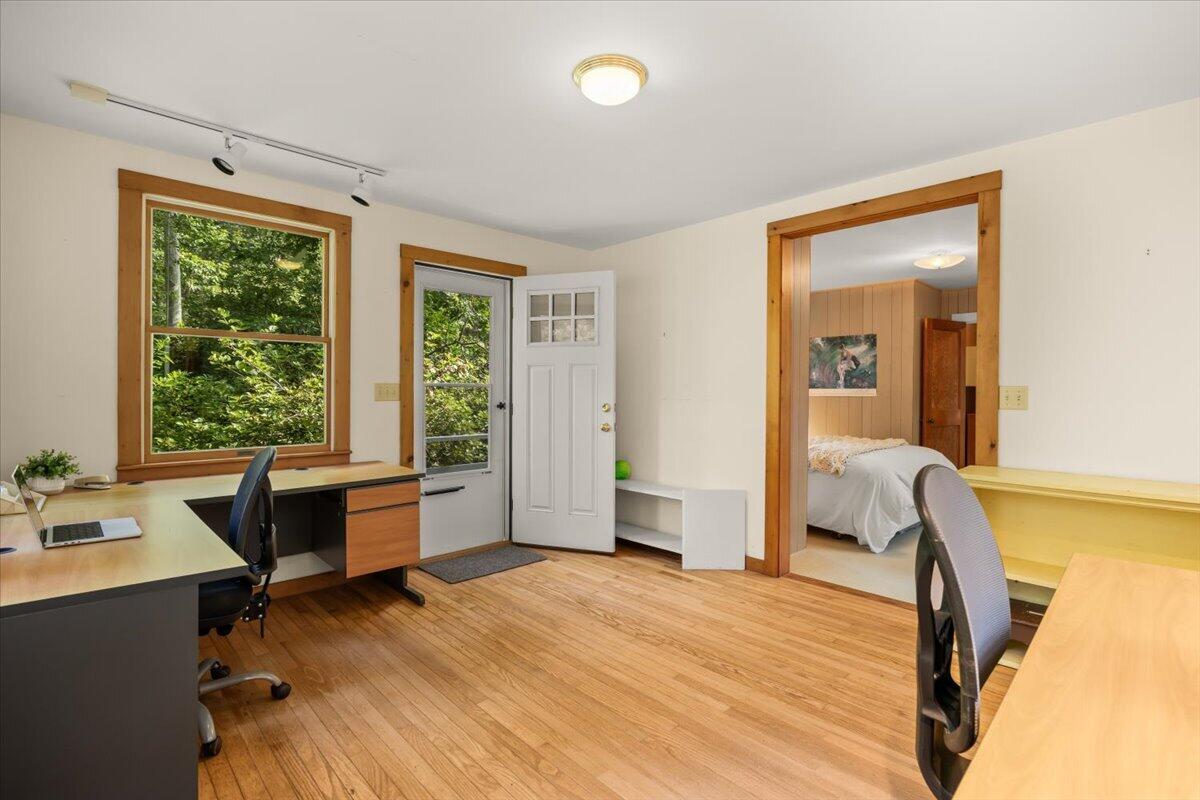 89 F R Lillie Road Woods Hole MA 02543