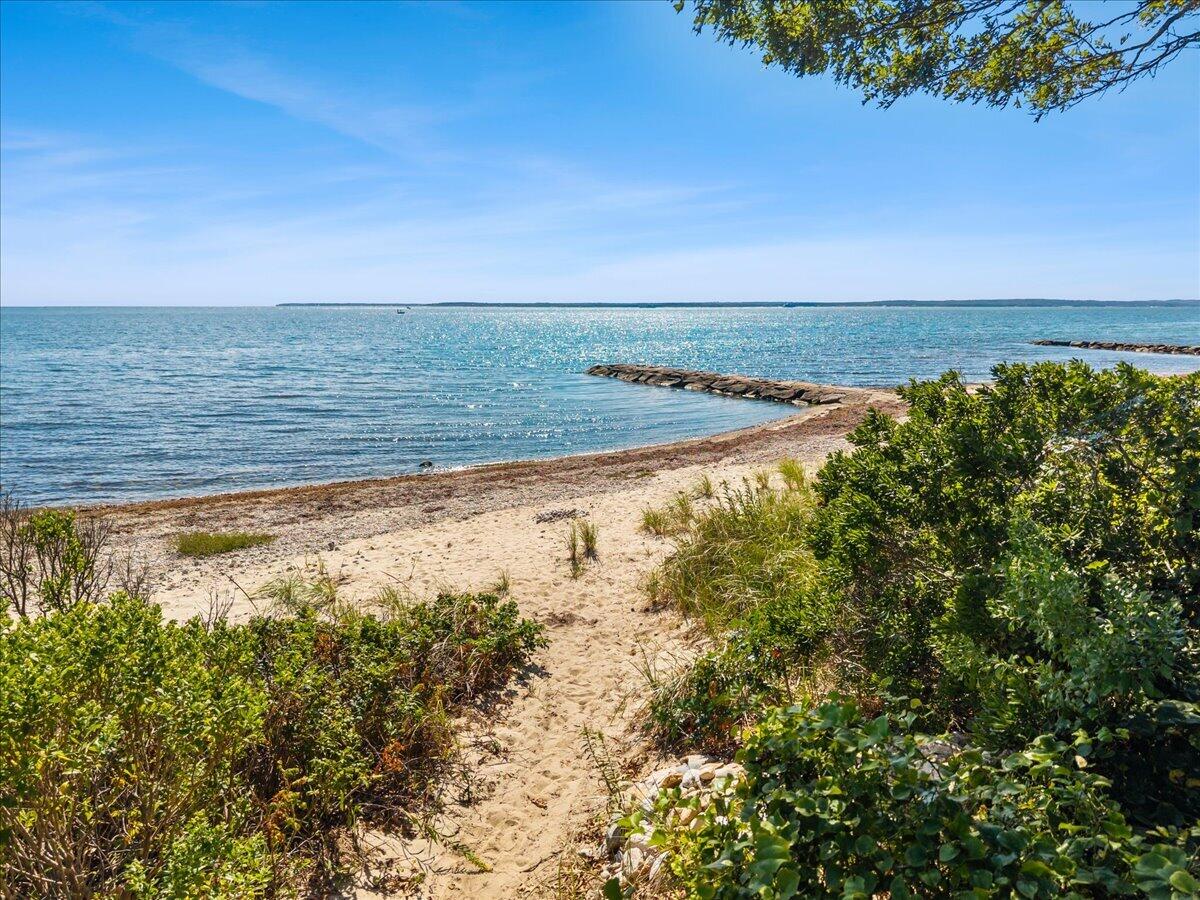 89 F R Lillie Road Woods Hole MA 02543