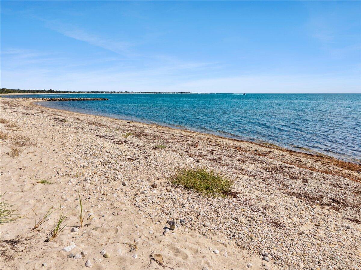 89 F R Lillie Road Woods Hole MA 02543