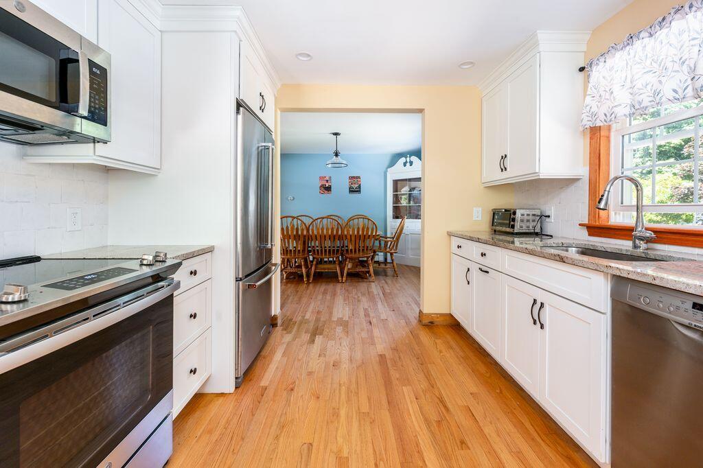 251 Phinneys Lane Centerville MA 02632