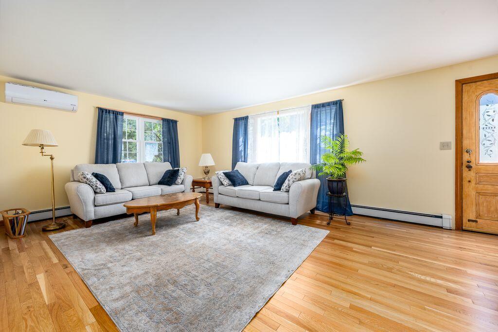 251 Phinneys Lane Centerville MA 02632