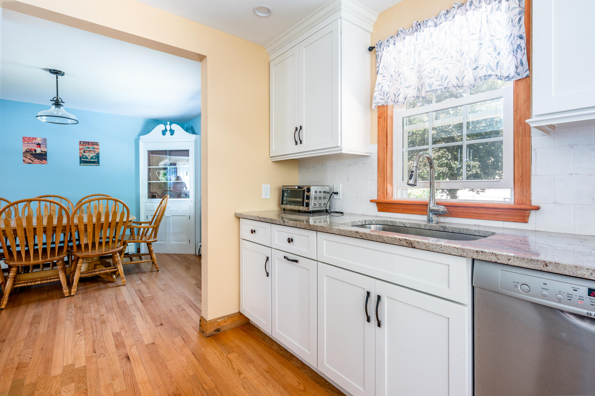 251 Phinneys Lane Centerville MA 02632