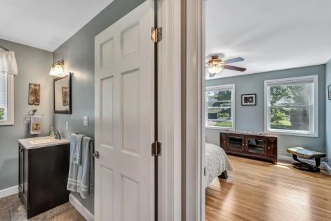 21 Debbie Lane Mashpee MA 02649