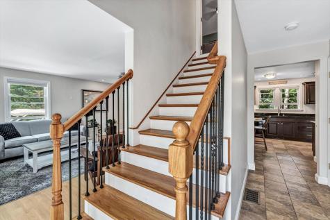 21 Debbie Lane Mashpee MA 02649