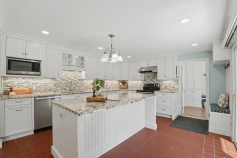 75 Old Main Street MA 02670