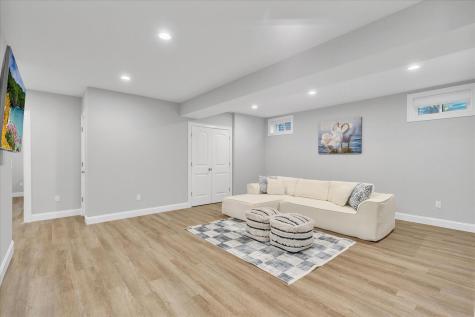 15 Rosewood Circle Mashpee MA 02649
