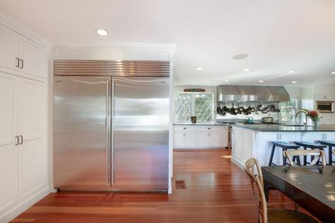 18 Mount Vernon Avenue Barnstable MA 02647