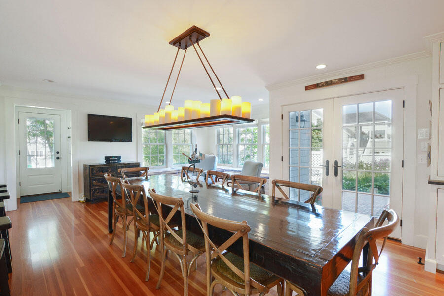 18 Mount Vernon Avenue Barnstable MA 02647