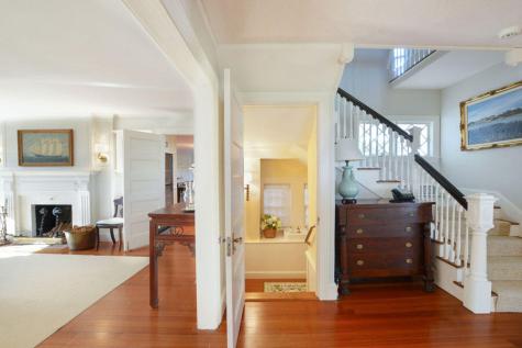 18 Mount Vernon Avenue Barnstable MA 02647