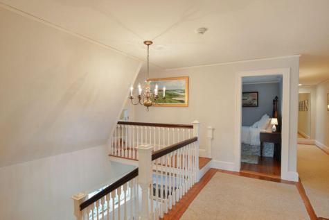 18 Mount Vernon Avenue Barnstable MA 02647