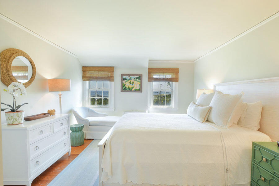 18 Mount Vernon Avenue Barnstable MA 02647