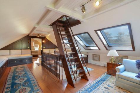 18 Mount Vernon Avenue Barnstable MA 02647