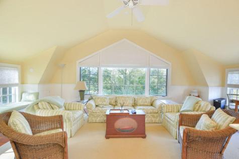 18 Mount Vernon Avenue Barnstable MA 02647