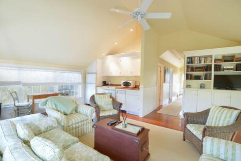 18 Mount Vernon Avenue Barnstable MA 02647