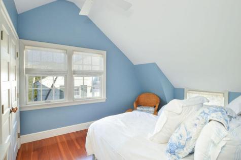 18 Mount Vernon Avenue Barnstable MA 02647