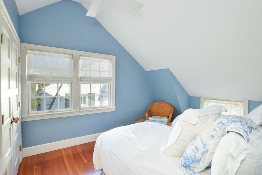 18 Mount Vernon Avenue Barnstable MA 02647