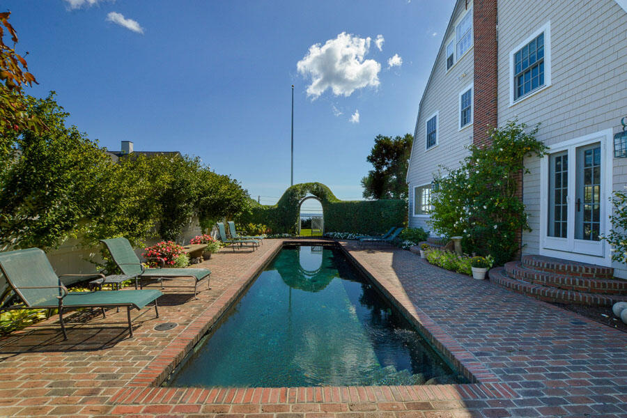 18 Mount Vernon Avenue Barnstable MA 02647