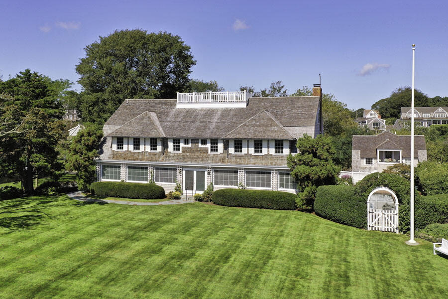 18 Mount Vernon Avenue Barnstable MA 02647