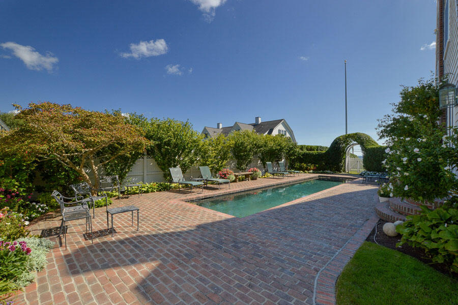 18 Mount Vernon Avenue Barnstable MA 02647